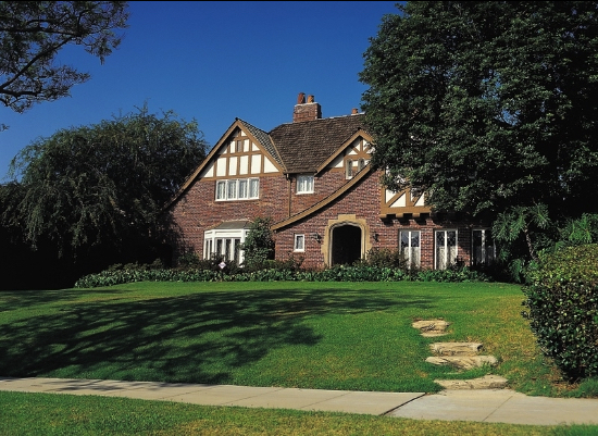 中国父母澳洲购豪宅给子女当宿舍